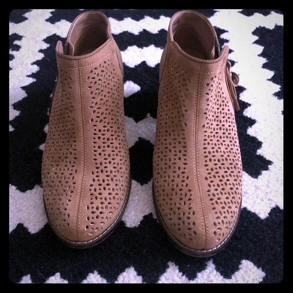 Vionic booties